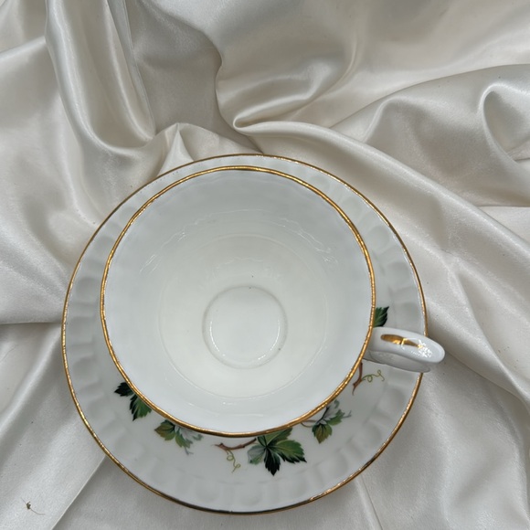 VINTAGE Crown Staffordshire Tea Cup & Saucer A808 Pattern Green Vines England - Picture 5 of 5